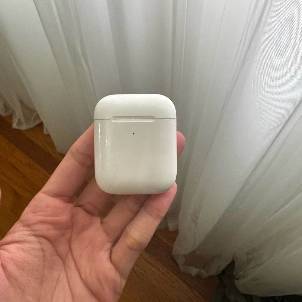 Apple White Wireless Earbuds